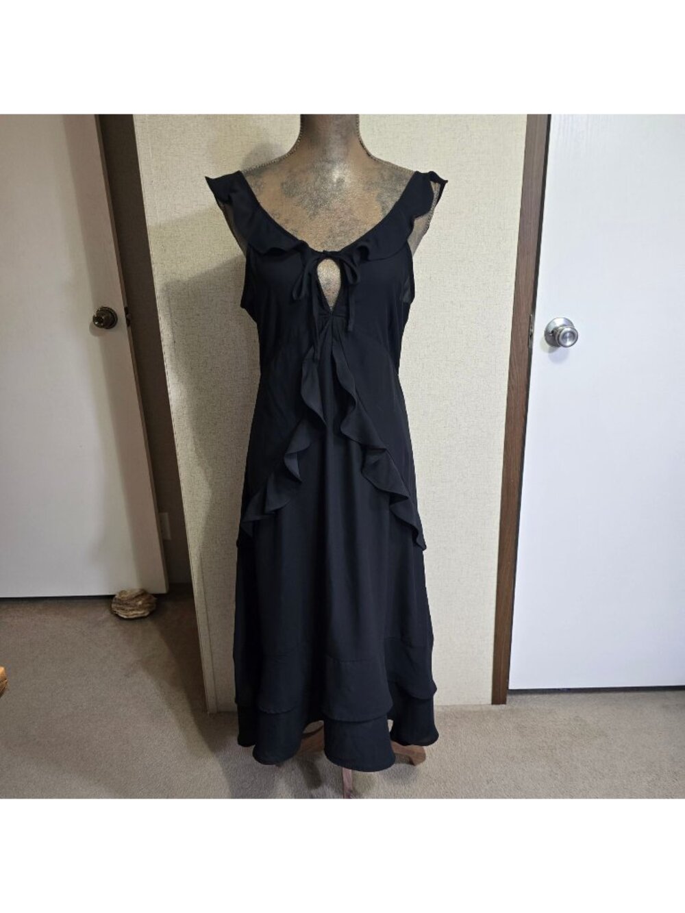 Doe & Rae Medium Womens Black Ruffle Midi Dress Sleeveless Tie Front Back Zip